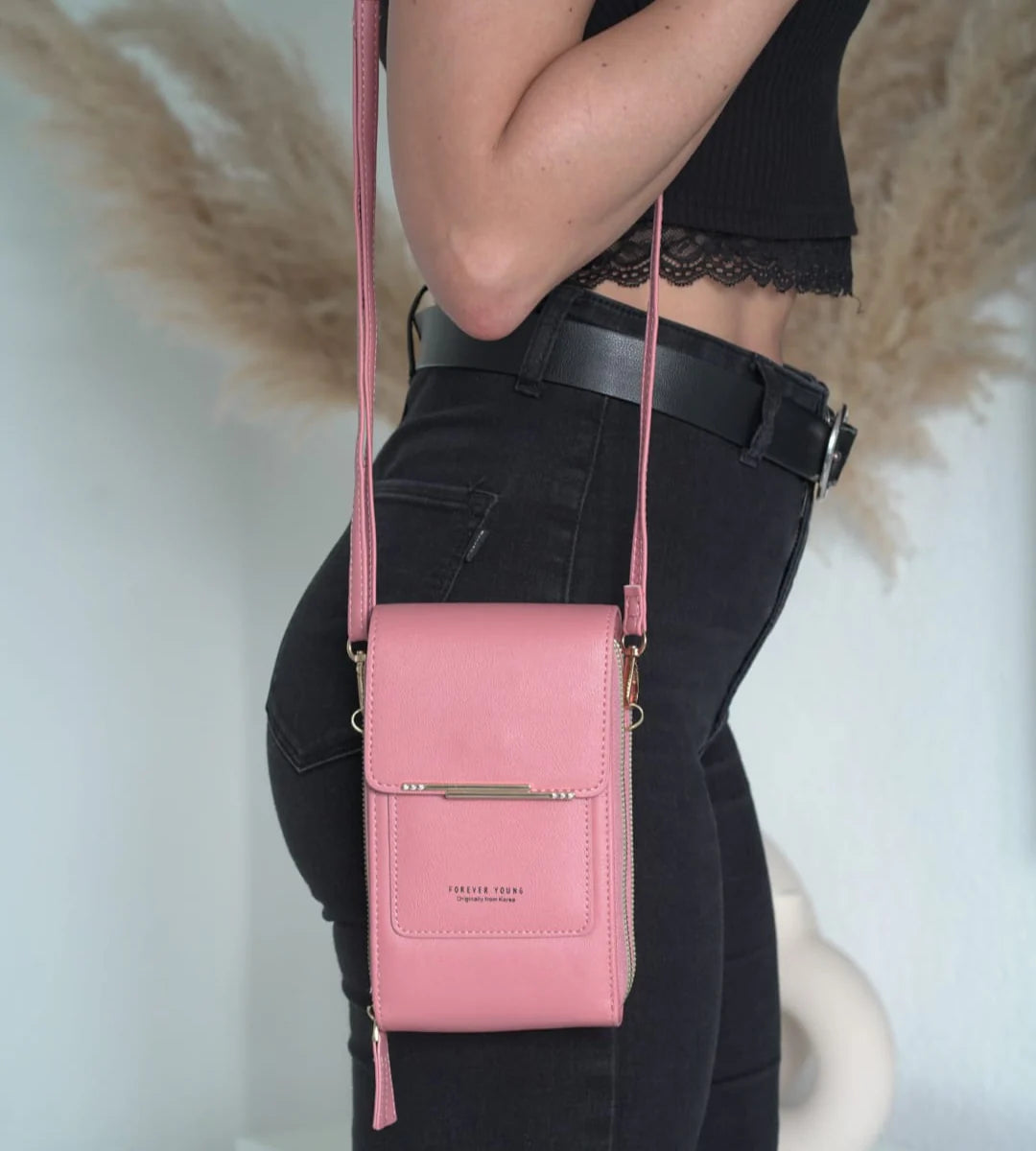 The Premium Shoulder Bag with Touchscreen